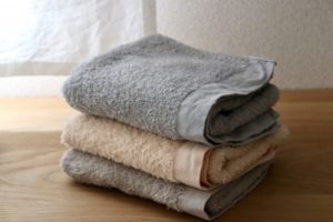 洗濯ものをたたむ